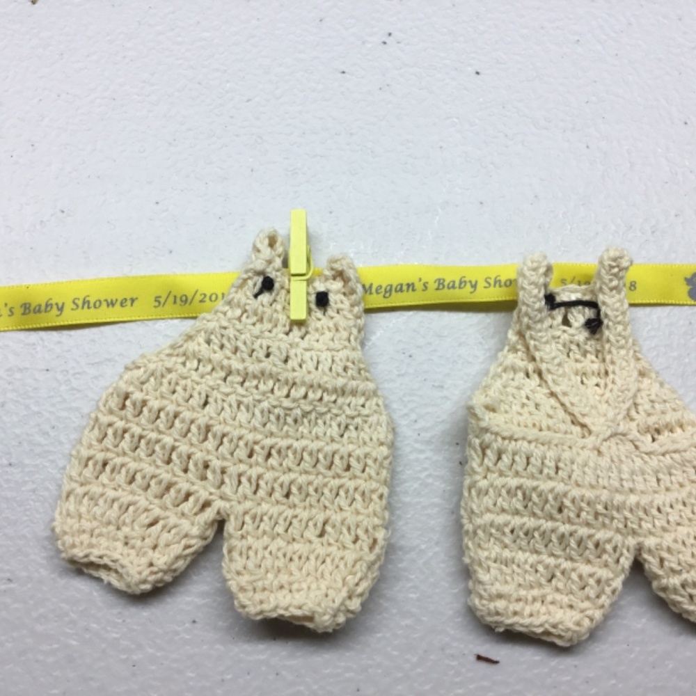 Mini 34 crocheted baby girl/boy party favor or decoration - Picture 5 of 12